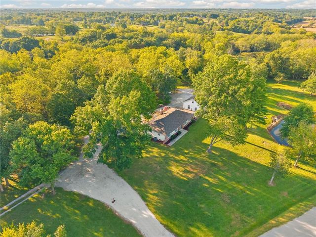 15007 Northern Hills Drive, Holt, MO 64068