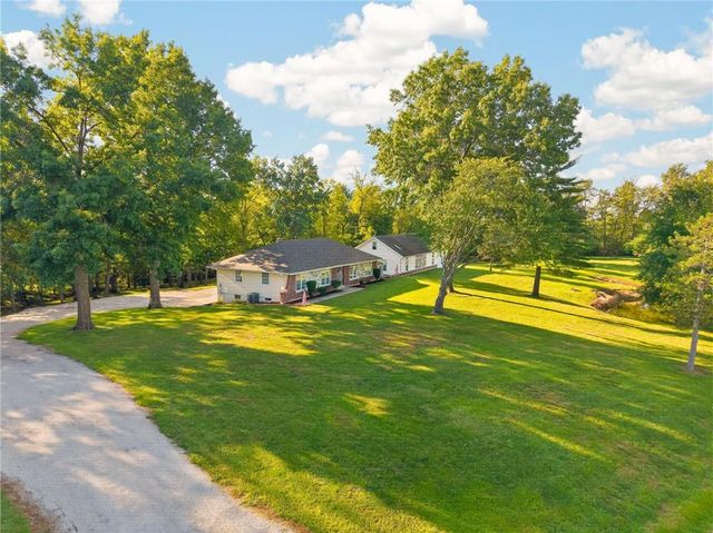 15007 Northern Hills Drive, Holt, MO 64068