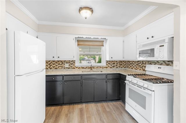 1653 Woodhurst Avenue, Mayfield Heights, OH 44124