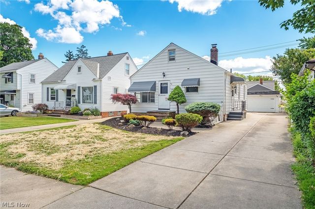 1653 Woodhurst Avenue, Mayfield Heights, OH 44124