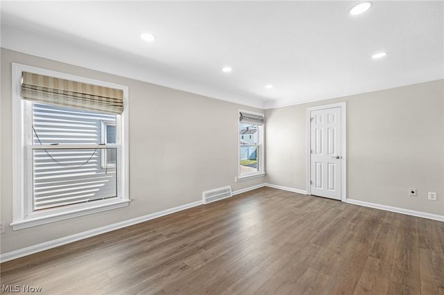 1653 Woodhurst Avenue, Mayfield Heights, OH 44124