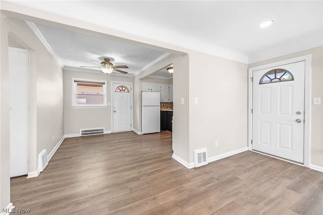 1653 Woodhurst Avenue, Mayfield Heights, OH 44124