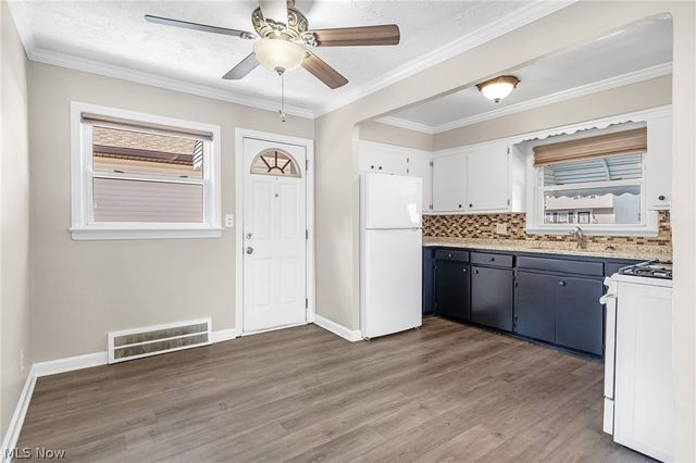 1653 Woodhurst Avenue, Mayfield Heights, OH 44124