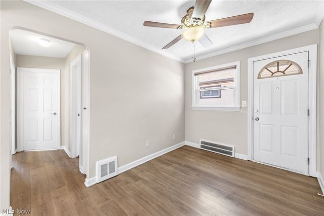 1653 Woodhurst Avenue, Mayfield Heights, OH 44124