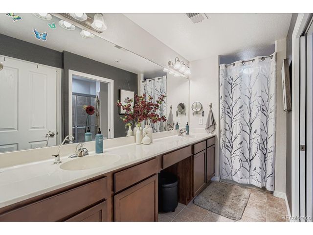 19393 E Asbury Dr A, Aurora, CO 80013