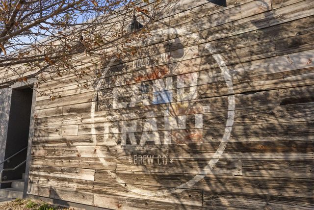 498 W Town Street, Columbus, OH 43215