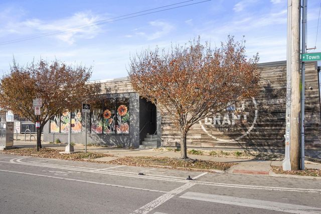 498 W Town Street, Columbus, OH 43215