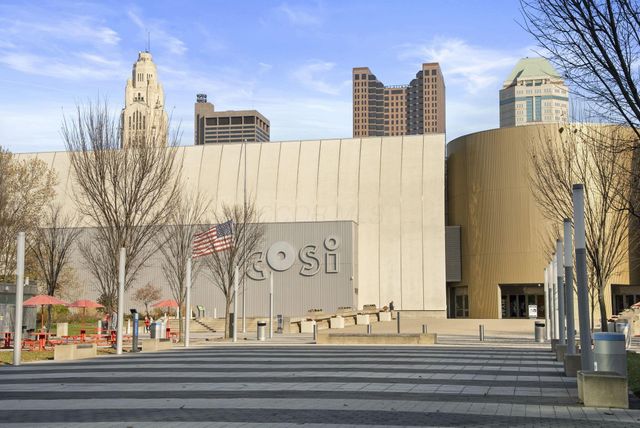 498 W Town Street, Columbus, OH 43215