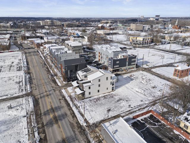 498 W Town Street, Columbus, OH 43215