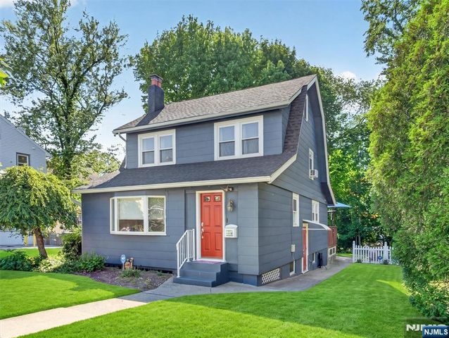1134 Julia Street, Teaneck, NJ 07666