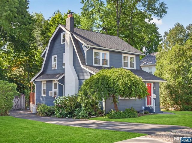 1134 Julia Street, Teaneck, NJ 07666