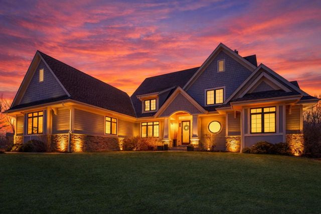 13675 N Legacy Hills DRIVE, Mequon, WI 53097