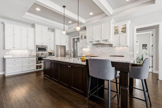 13675 N Legacy Hills DRIVE, Mequon, WI 53097