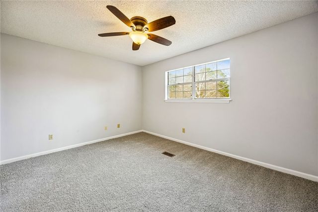 236 W Lakemont Drive, Kingsland, GA 31548