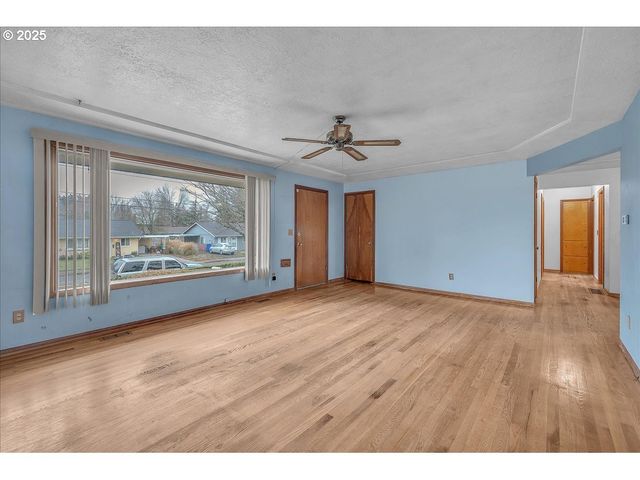 1550 Se 4TH St, Gresham, OR 97080