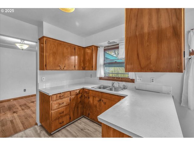 1550 Se 4TH St, Gresham, OR 97080