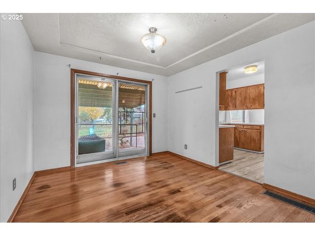 1550 Se 4TH St, Gresham, OR 97080