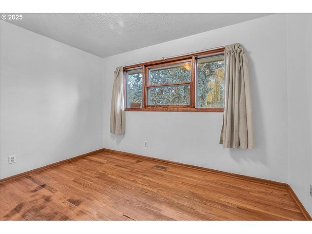 1550 Se 4TH St, Gresham, OR 97080