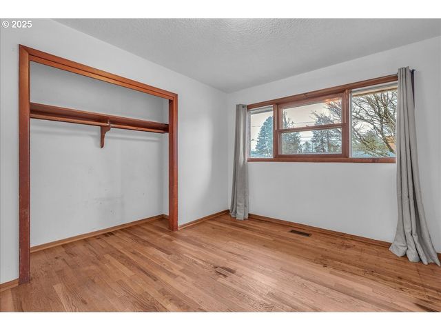 1550 Se 4TH St, Gresham, OR 97080