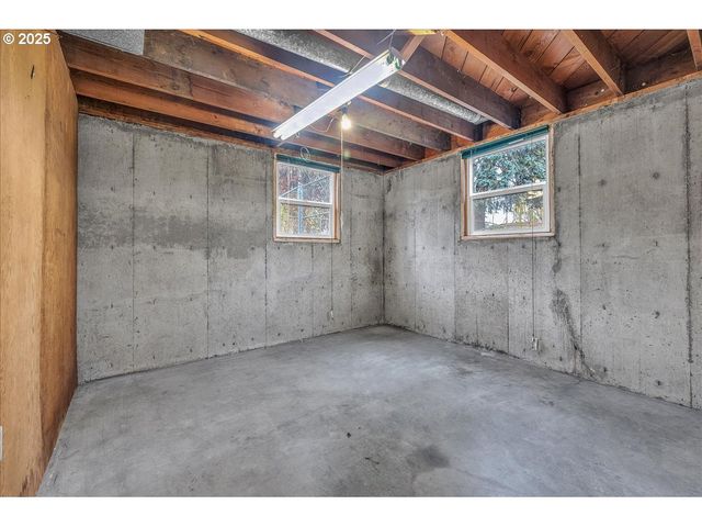 1550 Se 4TH St, Gresham, OR 97080