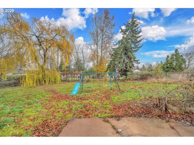 1550 Se 4TH St, Gresham, OR 97080