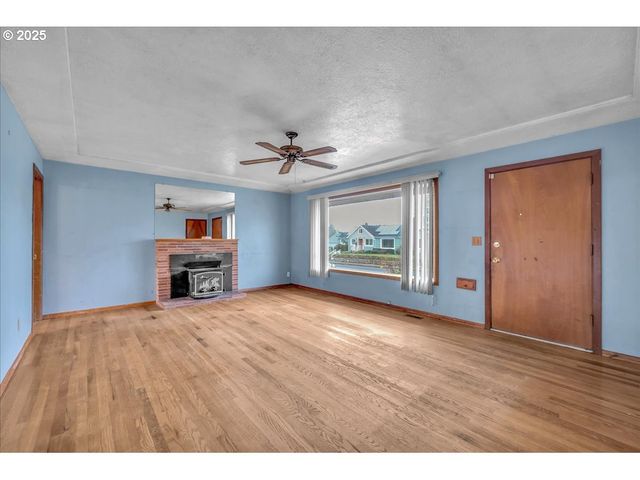 1550 Se 4TH St, Gresham, OR 97080