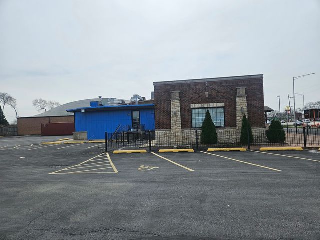 11011 Southwest Highway, Palos Hills, IL 60465