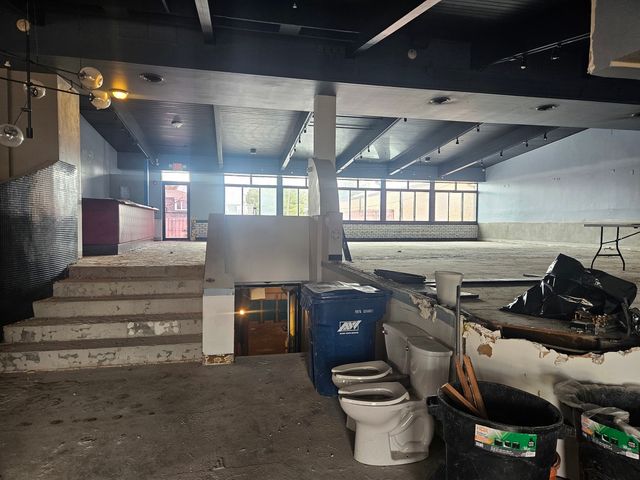 11011 Southwest Highway, Palos Hills, IL 60465