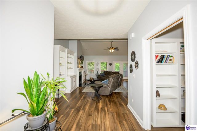 330 Stonebriar Drive, Elizabethtown, KY 42701