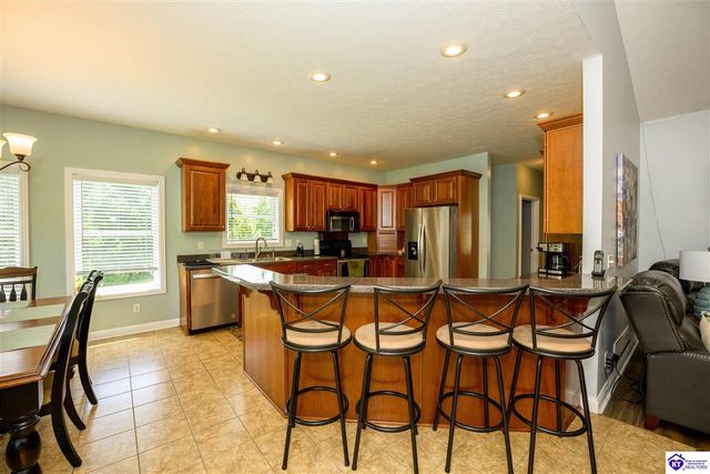 330 Stonebriar Drive, Elizabethtown, KY 42701