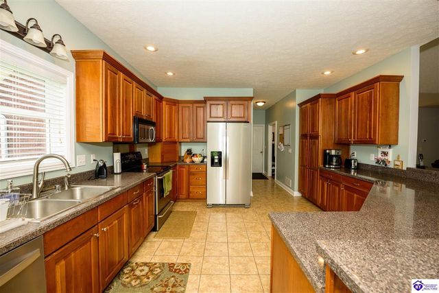 330 Stonebriar Drive, Elizabethtown, KY 42701