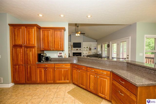 330 Stonebriar Drive, Elizabethtown, KY 42701