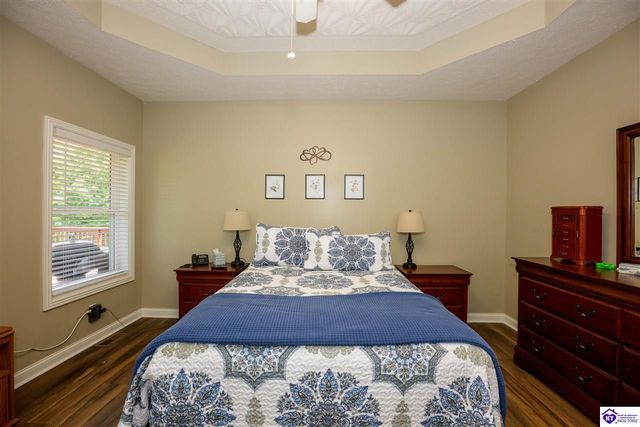 330 Stonebriar Drive, Elizabethtown, KY 42701