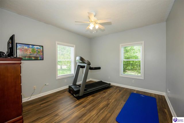 330 Stonebriar Drive, Elizabethtown, KY 42701