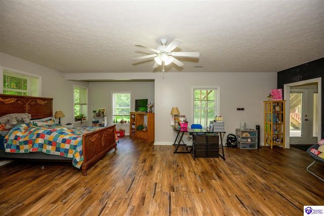 330 Stonebriar Drive, Elizabethtown, KY 42701