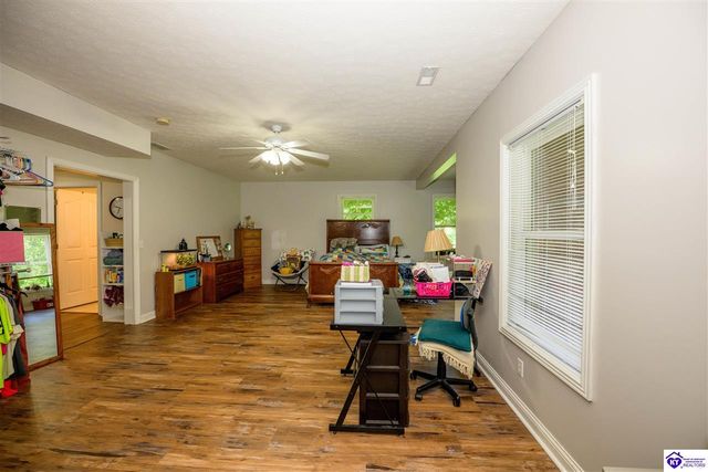 330 Stonebriar Drive, Elizabethtown, KY 42701