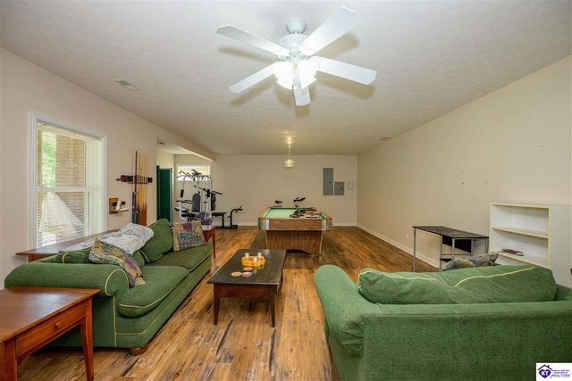 330 Stonebriar Drive, Elizabethtown, KY 42701