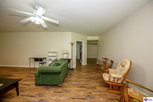 330 Stonebriar Drive, Elizabethtown, KY 42701