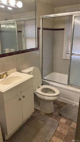 17205 Shaftsbury Avenue, Detroit, MI 48219