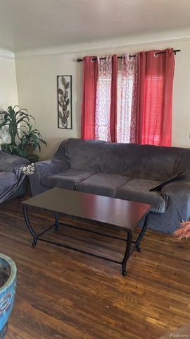 17205 Shaftsbury Avenue, Detroit, MI 48219