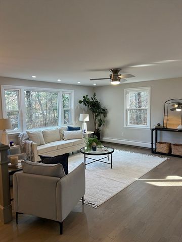 38 Rocky Knook Ln, Marion, MA 02738