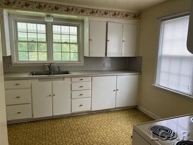 1010 W Valley Road, Adrian, MI 49221