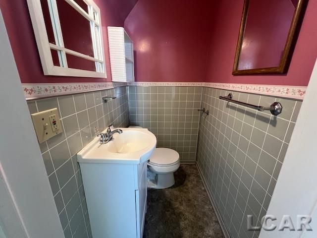 1010 W Valley Road, Adrian, MI 49221