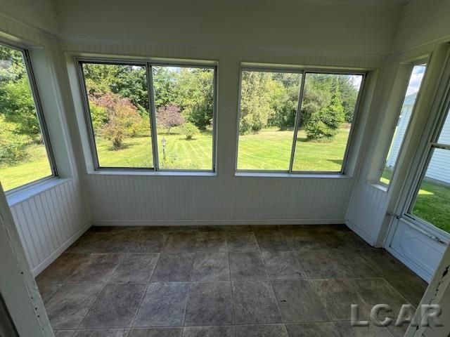 1010 W Valley Road, Adrian, MI 49221