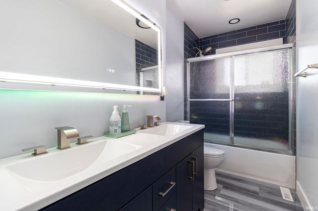 3721 Surrey Lane, South Bend, IN 46628