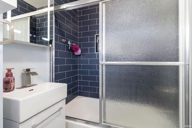 3721 Surrey Lane, South Bend, IN 46628