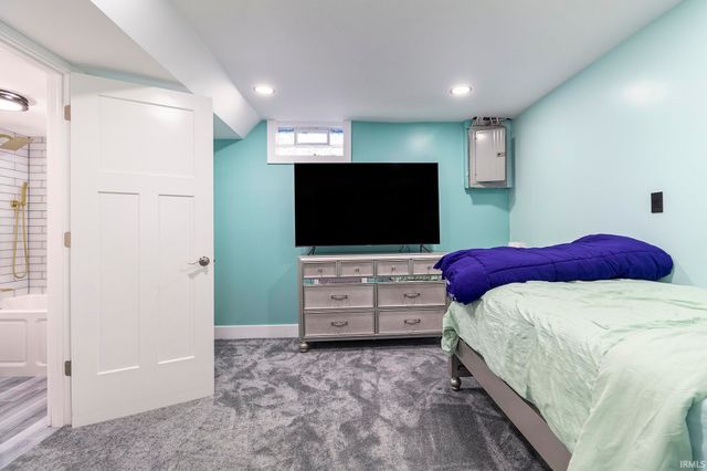 3721 Surrey Lane, South Bend, IN 46628