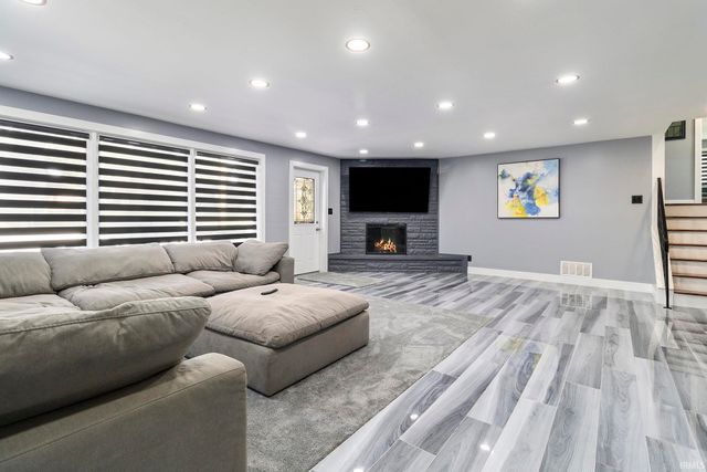 3721 Surrey Lane, South Bend, IN 46628