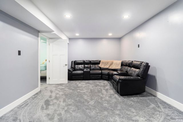 3721 Surrey Lane, South Bend, IN 46628