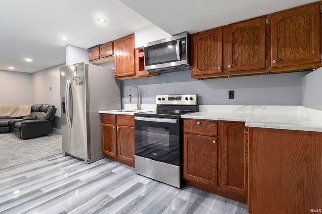 3721 Surrey Lane, South Bend, IN 46628